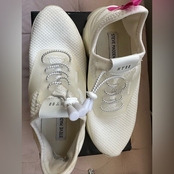 Steve Madden White Sneakers - Picture 3 of 4